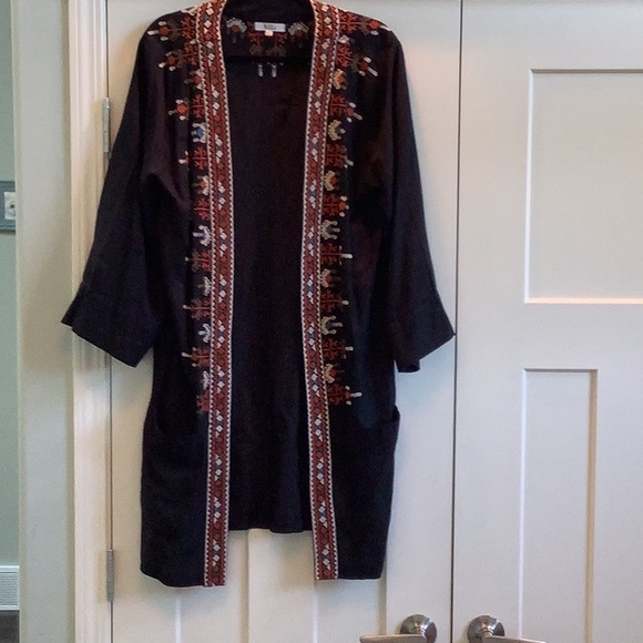 Cute Embroidered Kimono Style Open Top. Black with mixed oranges and pockets - Picture 1 of 8